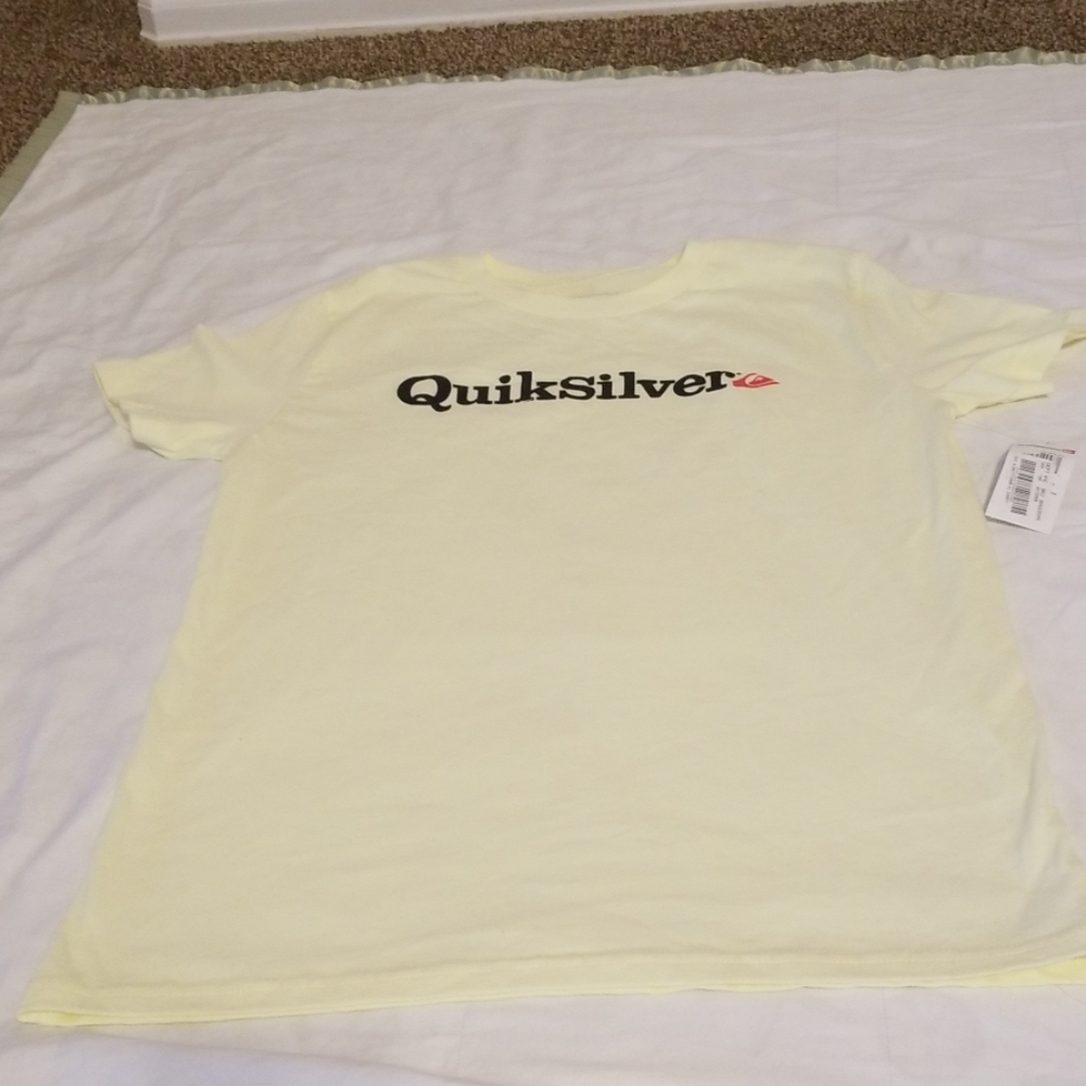 New! Quiksilver tee